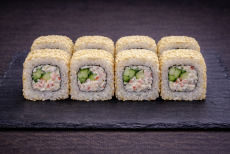 Ролл калифорния в кунжуте - Доставка суши, роллов, пиццы в Новосибирске