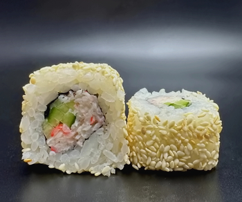 Ролл калифорния в кунжуте - Доставка суши, роллов, пиццы в Новосибирске