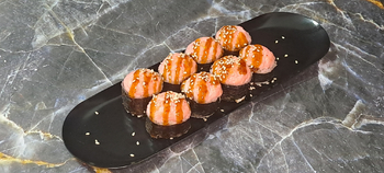 Запеченный ролл лава хот - Доставка суши, роллов, пиццы в Новосибирске